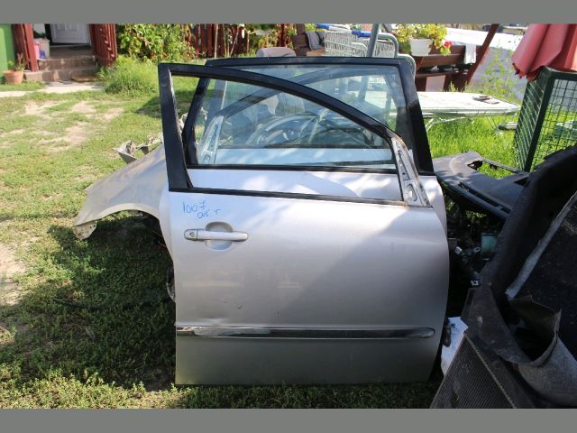 bontott TOYOTA AVENSIS VERSO Jobb első Ajtó (Üres lemez)