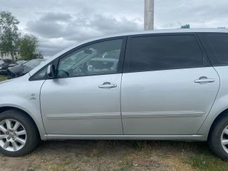 bontott TOYOTA AVENSIS VERSO Jobb Hátsó Lámpa