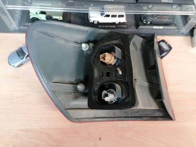 bontott TOYOTA AVENSIS VERSO Jobb Külső Hátsó Lámpa