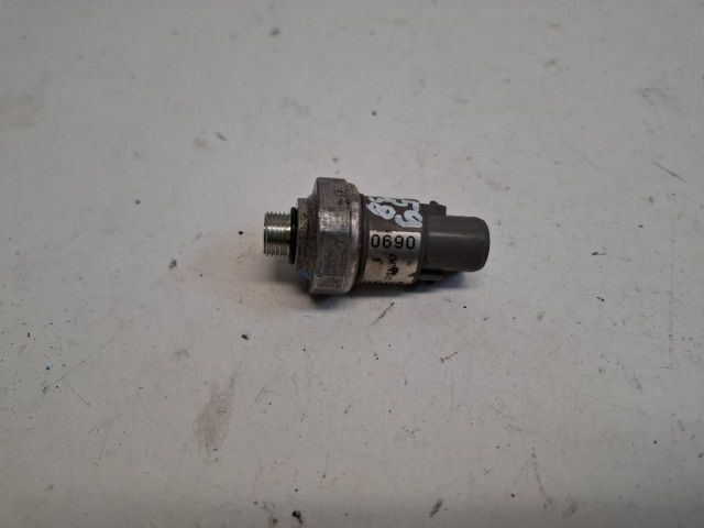 bontott TOYOTA AVENSIS VERSO Klíma Nyomásérzékelő Kapcsoló