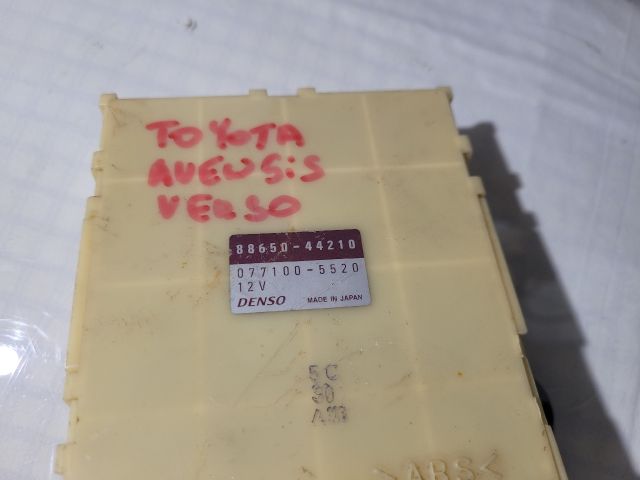 bontott TOYOTA AVENSIS VERSO Komfort Elektronika