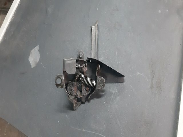 bontott TOYOTA AVENSIS VERSO Motorháztető Zárszerkezet