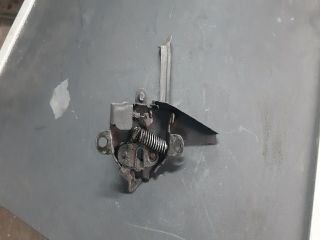 bontott TOYOTA AVENSIS VERSO Motorháztető Zárszerkezet