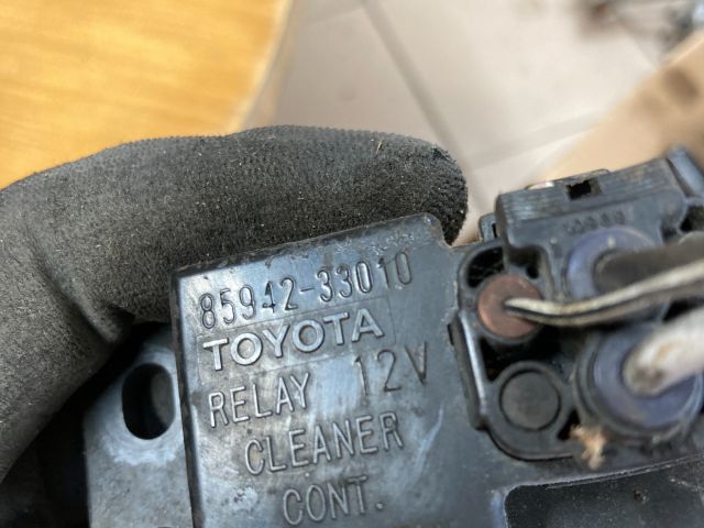 bontott TOYOTA AVENSIS VERSO Relé