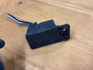 bontott TOYOTA AVENSIS VERSO Relé