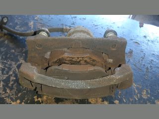 bontott TOYOTA AYGO Bal első Féknyereg Munkahengerrel