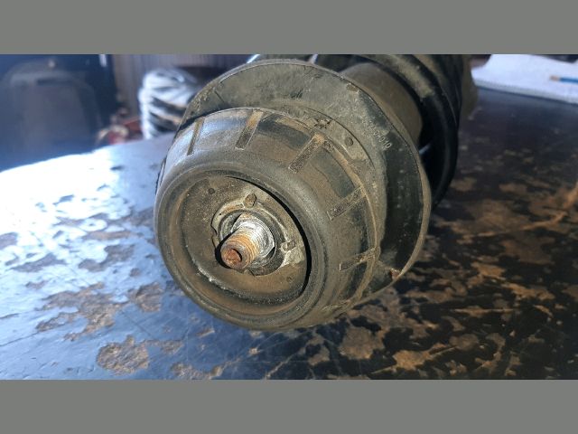 bontott TOYOTA AYGO Bal első Gólyaláb (Lengécsillapító, Rugó)