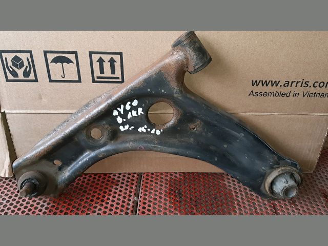 bontott TOYOTA AYGO Bal első Lengőkar