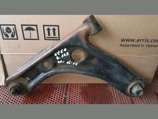 bontott TOYOTA AYGO Bal első Lengőkar