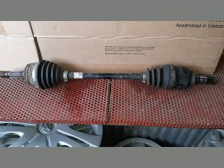 bontott TOYOTA AYGO Bal Féltengely