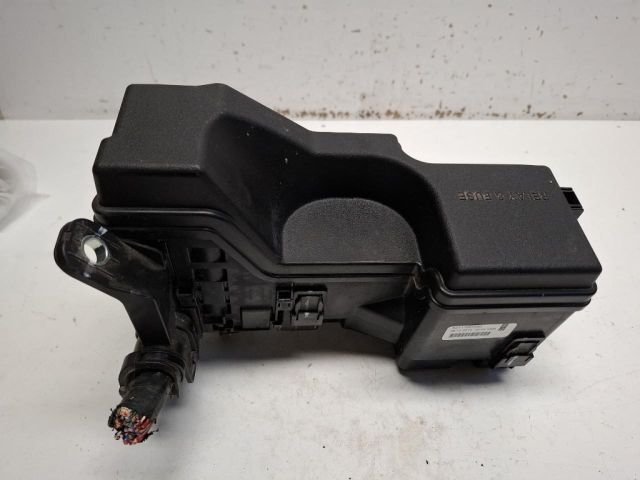 bontott TOYOTA AYGO Biztosítéktábla Motortér