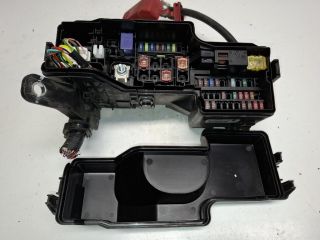 bontott TOYOTA AYGO Biztosítéktábla Motortér