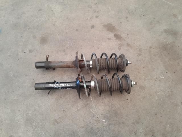 bontott TOYOTA AYGO Első Lengéscsillapító Pár