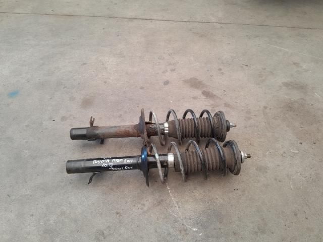 bontott TOYOTA AYGO Első Lengéscsillapító Pár