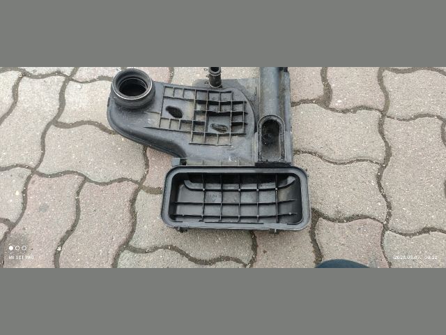 bontott TOYOTA AYGO Légszűrő Ház