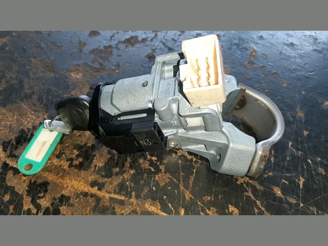 bontott TOYOTA AYGO Gyújtáskapcsoló