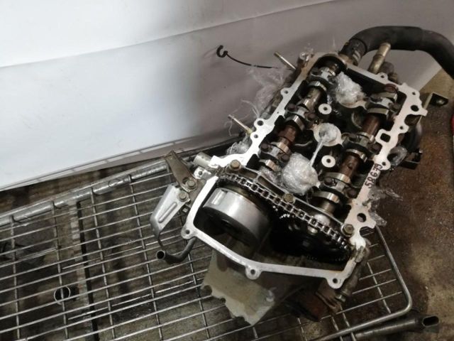 bontott TOYOTA AYGO Hengerfej