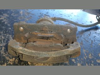 bontott TOYOTA AYGO Jobb első Féknyereg Munkahengerrel