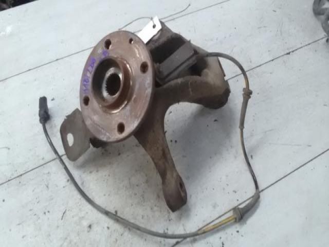 bontott TOYOTA AYGO Bal első Csonkállvány Kerékaggyal