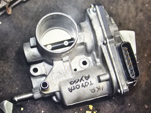 bontott TOYOTA AYGO Fojtószelep (Elektromos)