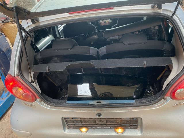 bontott TOYOTA AYGO Hátsó Futómű (Részeivel)