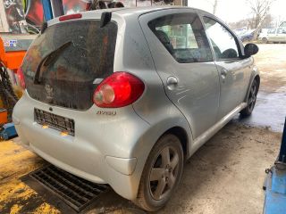 bontott TOYOTA AYGO Hátsó Futómű (Részeivel)