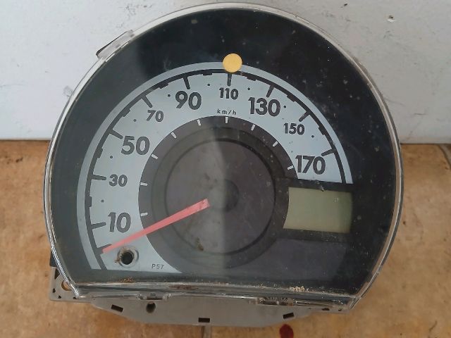 bontott TOYOTA AYGO Kilométeróra