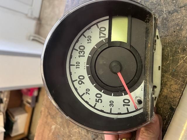 bontott TOYOTA AYGO Kilométeróra