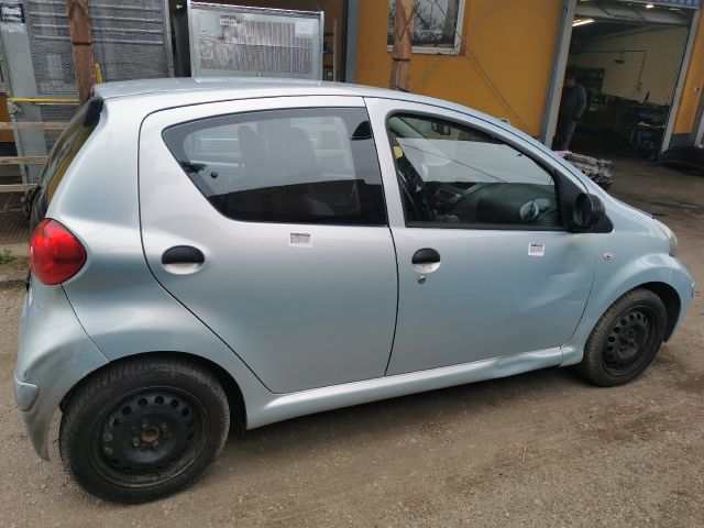 bontott TOYOTA AYGO Motor (Fűzött blokk hengerfejjel)