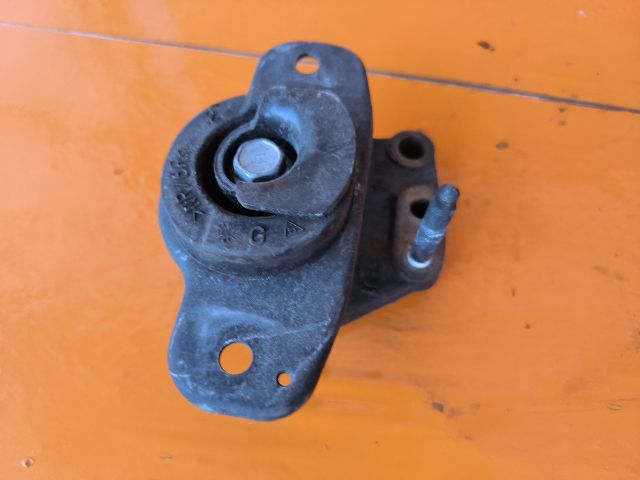 bontott TOYOTA AYGO Motor Tartó Bak (Fém)