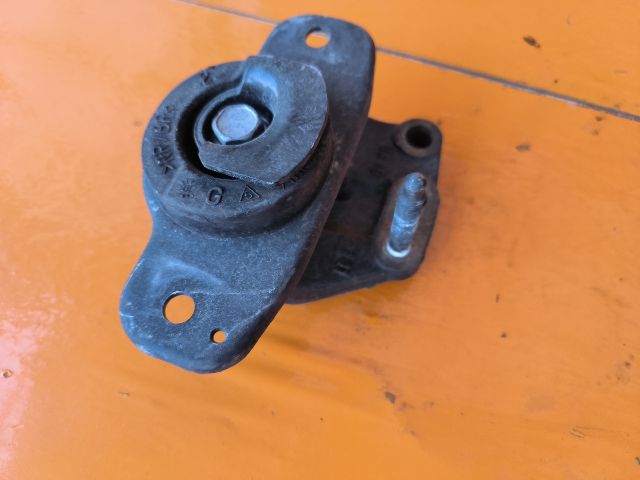 bontott TOYOTA AYGO Motor Tartó Bak (Fém)