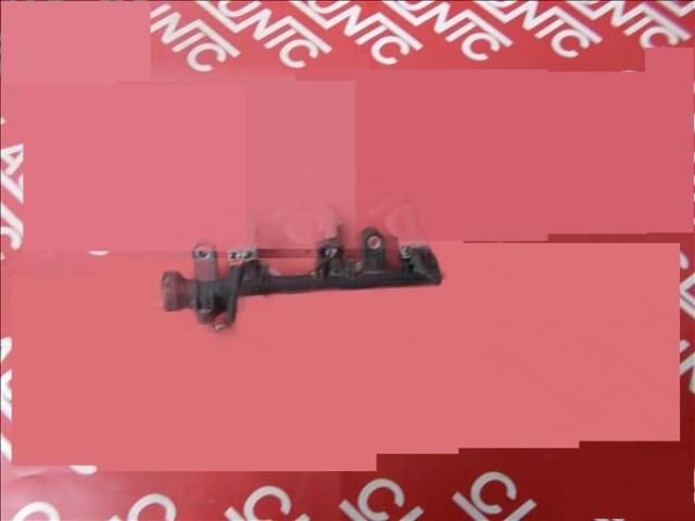 bontott TOYOTA AYGO Porlasztó Sor / Híd