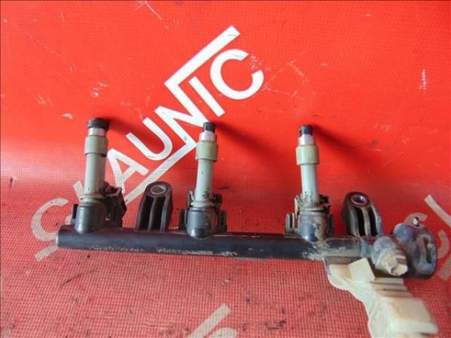 bontott TOYOTA AYGO Porlasztó Sor / Híd