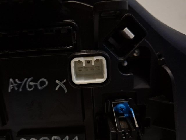 bontott TOYOTA AYGO Kilométeróra