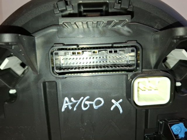 bontott TOYOTA AYGO Kilométeróra