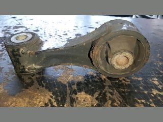 bontott TOYOTA AYGO Motor Tartó Bak (Fém)