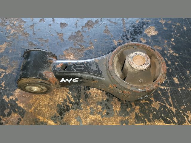 bontott TOYOTA AYGO Motor Tartó Bak (Fém)