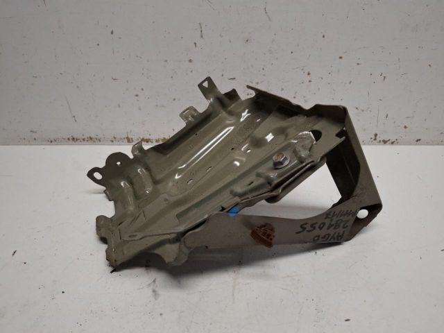 bontott TOYOTA AYGO Akkumulátor Tartó