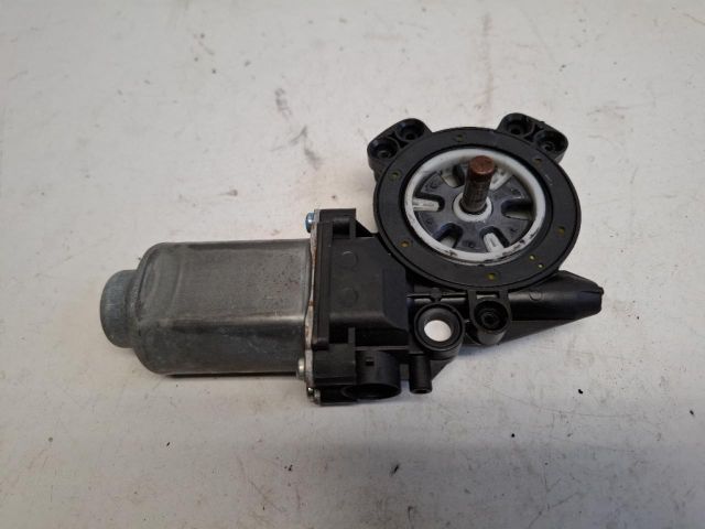 bontott TOYOTA AYGO Bal első Ablakemelő Motor