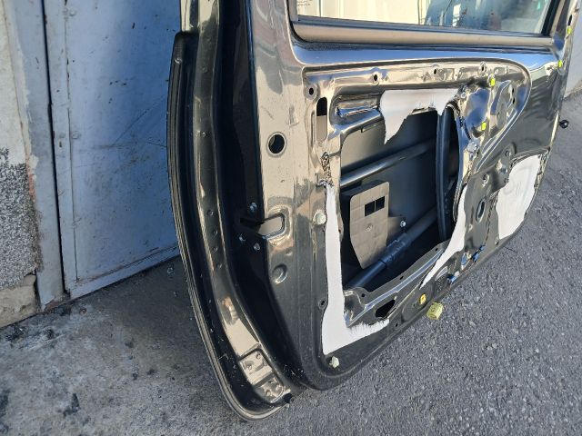 bontott TOYOTA AYGO Bal első Ajtó (Üres lemez)