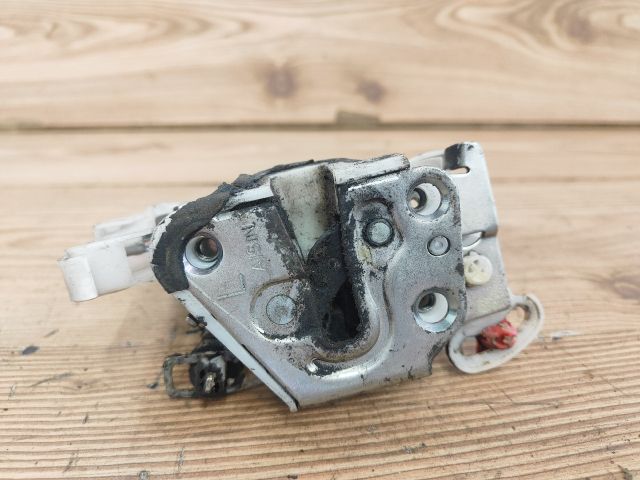 bontott TOYOTA AYGO Bal első Ajtózár