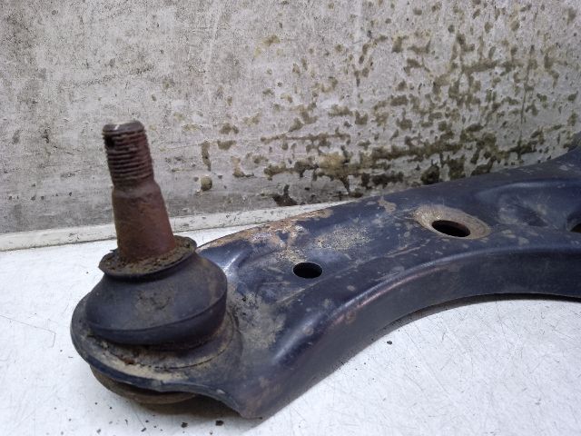 bontott TOYOTA AYGO Bal első Alsó Lengőkar