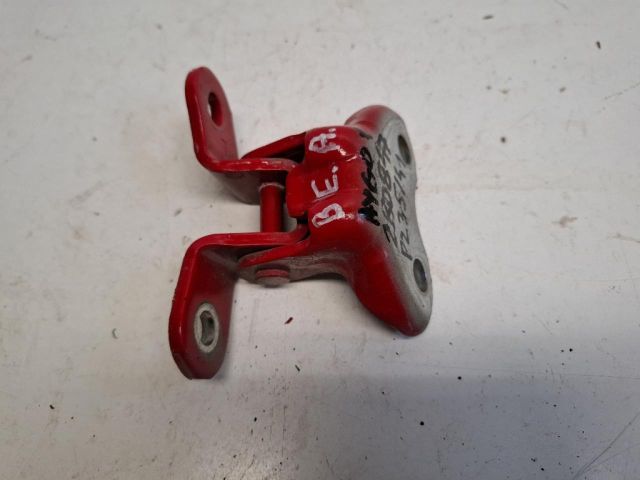 bontott TOYOTA AYGO Bal első Alsó Zsanér