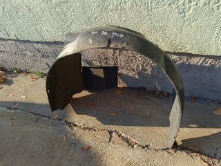 bontott TOYOTA AYGO Bal első Első Dobbetét (Kerékjárati, Műanyag)