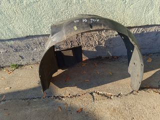 bontott TOYOTA AYGO Bal első Első Dobbetét (Kerékjárati, Műanyag)