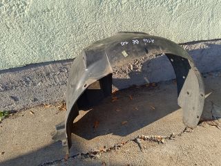 bontott TOYOTA AYGO Bal első Első Dobbetét (Kerékjárati, Műanyag)