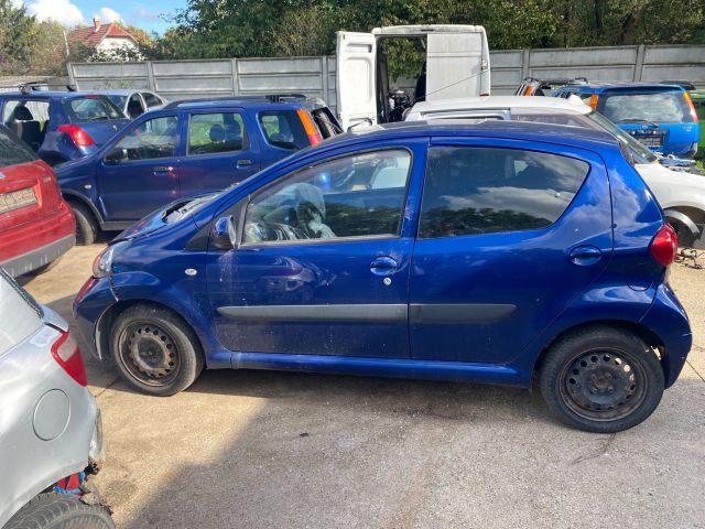 bontott TOYOTA AYGO Bal első Hangszóró Burkolat