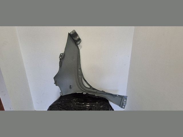 bontott TOYOTA AYGO Bal első Sárvédő