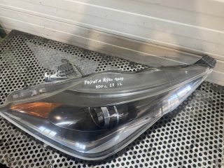 bontott TOYOTA AYGO Bal Fényszóró