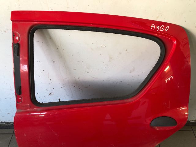 bontott TOYOTA AYGO Bal hátsó Ajtó (Üres lemez)